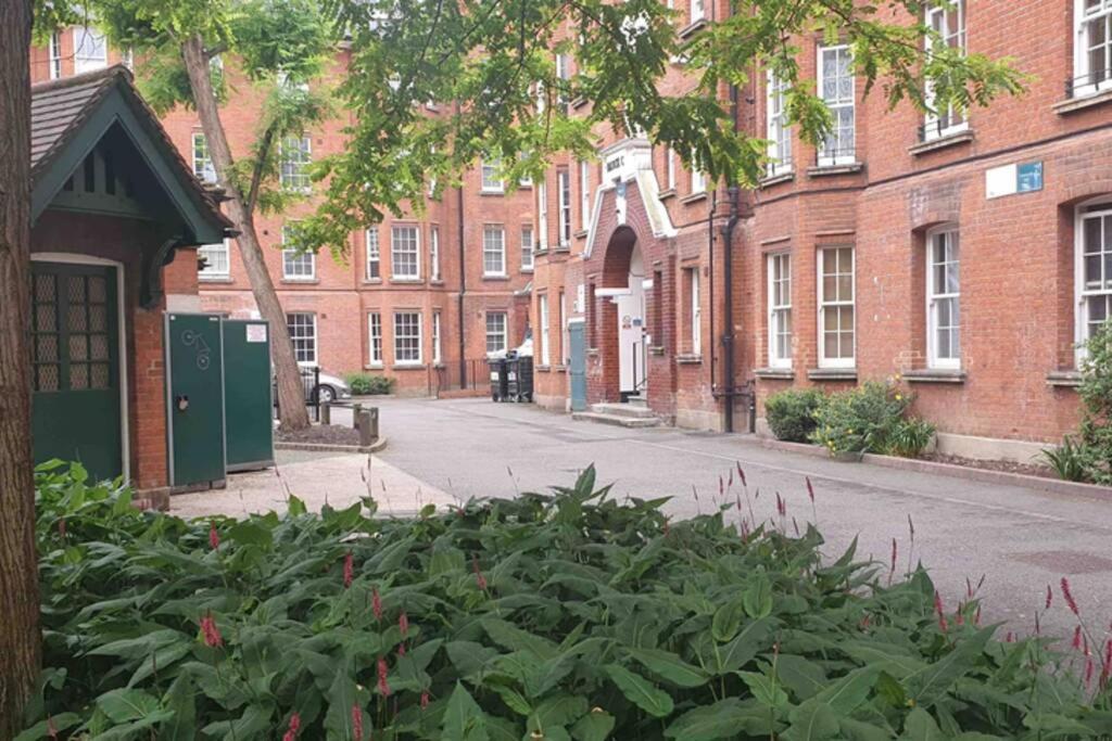 Central 1 Bedroom Apartment *Zone 1* Elephant And Castle 伦敦 外观 照片